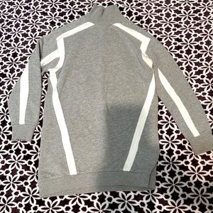Gray Zara turtle neck sweat shirt size small